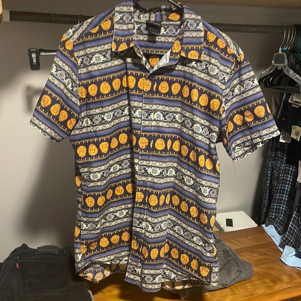 Mens large Disney Aladin button up short sleeve